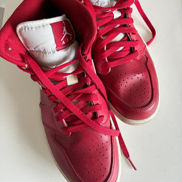 Size 10.5 Air Jordan 1 Retro Mid Gym Red 2.0 554724-600 Red Laces - Picture 1 of 10